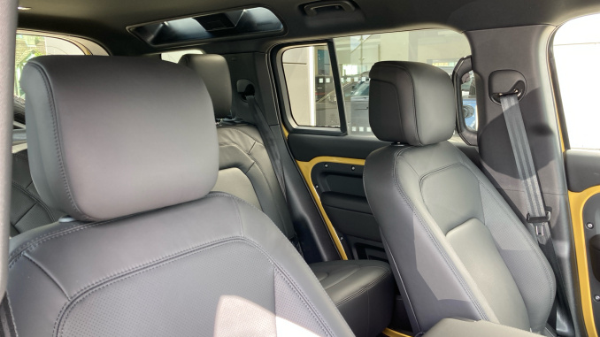 Land Rover Defender 3.0 D350 Trophy Edition Deep Sandglow 110 5dr Auto Diesel Estate - Image 30